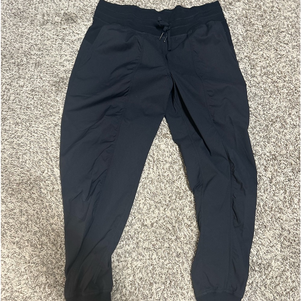Women’s LULULEMON Dance Studio Pants NWOT Sz. 12
